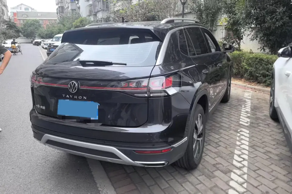 2025 VOLKSWAGEN TAYRON thumbnail 4