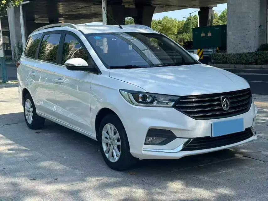 2019 BAOJUN 360 thumbnail 3