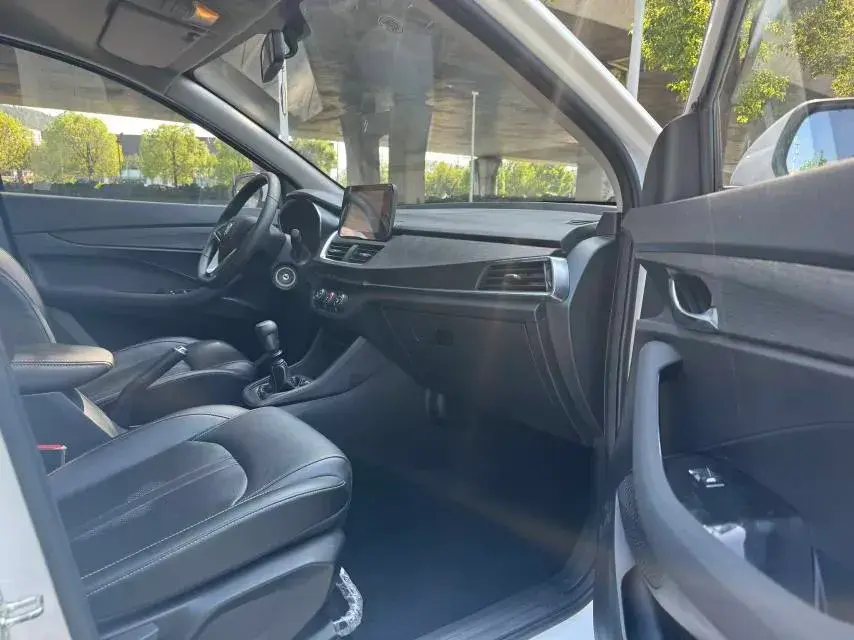 2019 BAOJUN 360 thumbnail 4