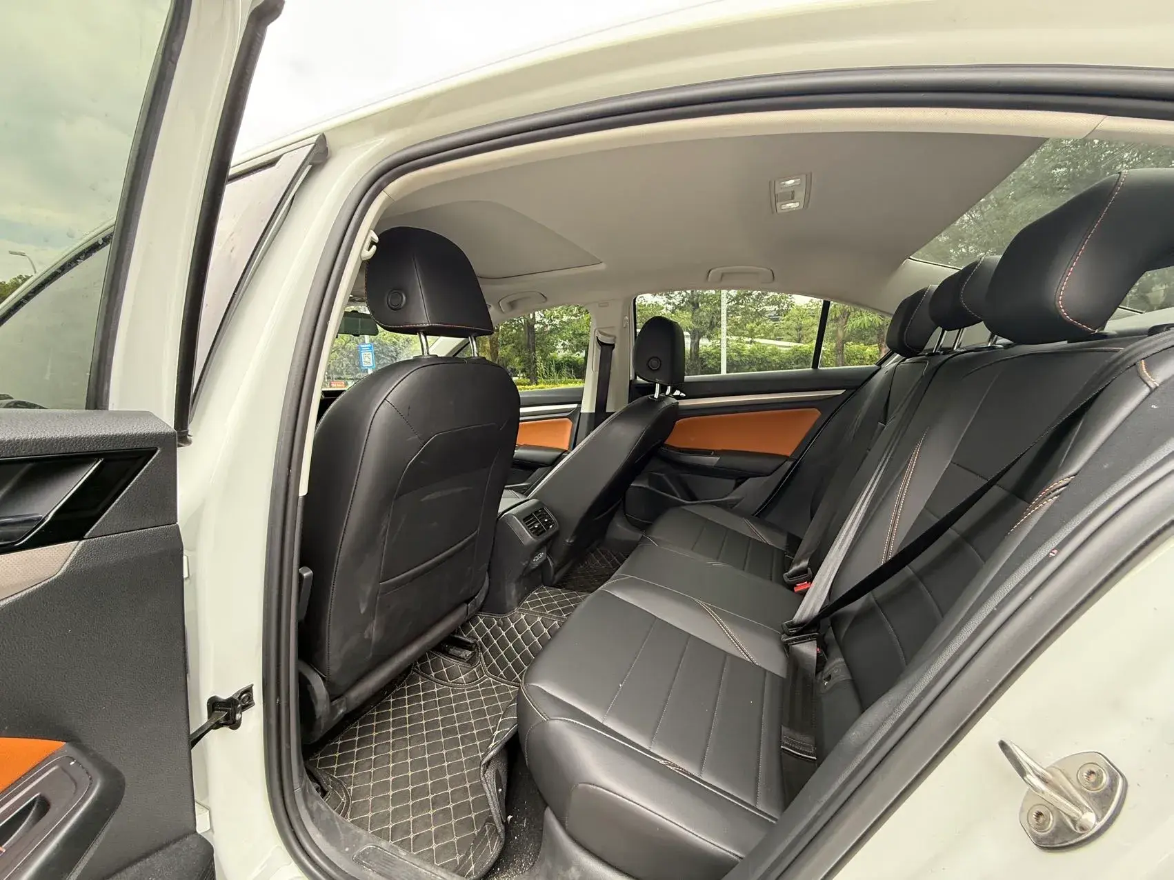 2023 VOLKSWAGEN BORA thumbnail 4