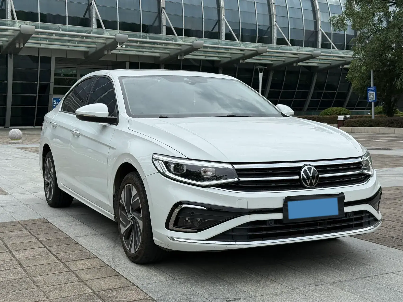 2023 VOLKSWAGEN BORA thumbnail 3