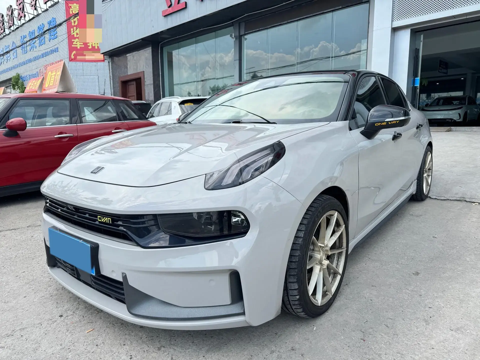 2019 LYNK&CO 03 view 1