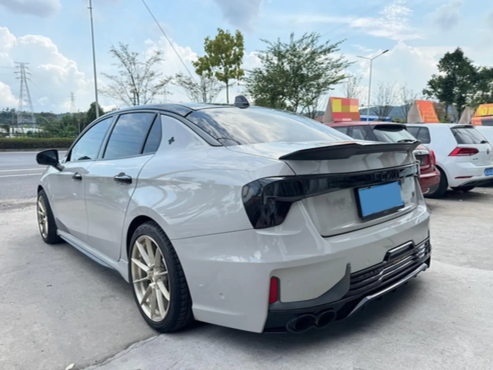 2019 LYNK&CO 03 thumbnail 4