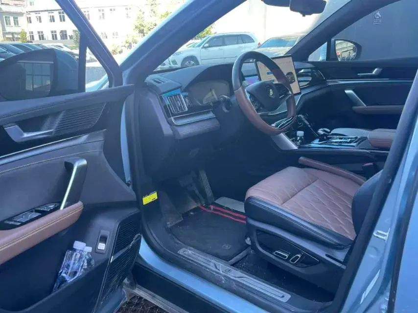 2022 BYD TANG thumbnail 3