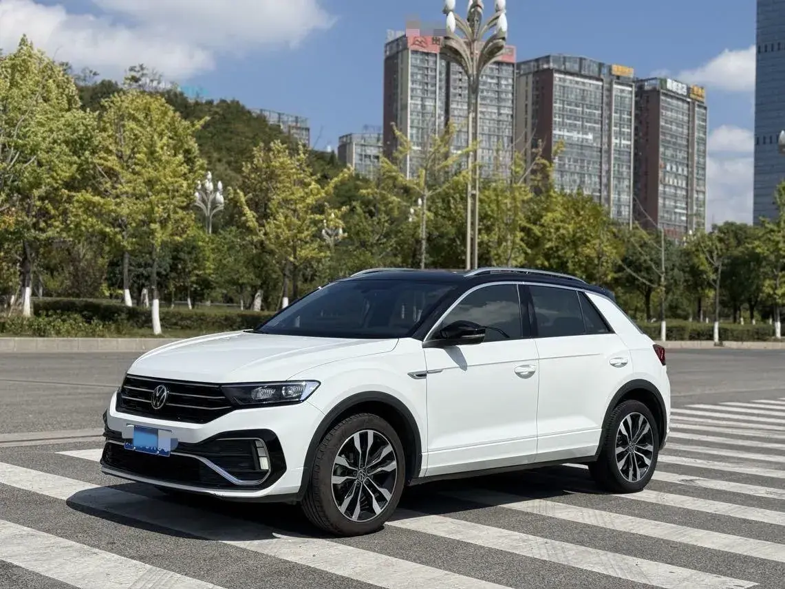 2022 VOLKSWAGEN T-ROC view 1