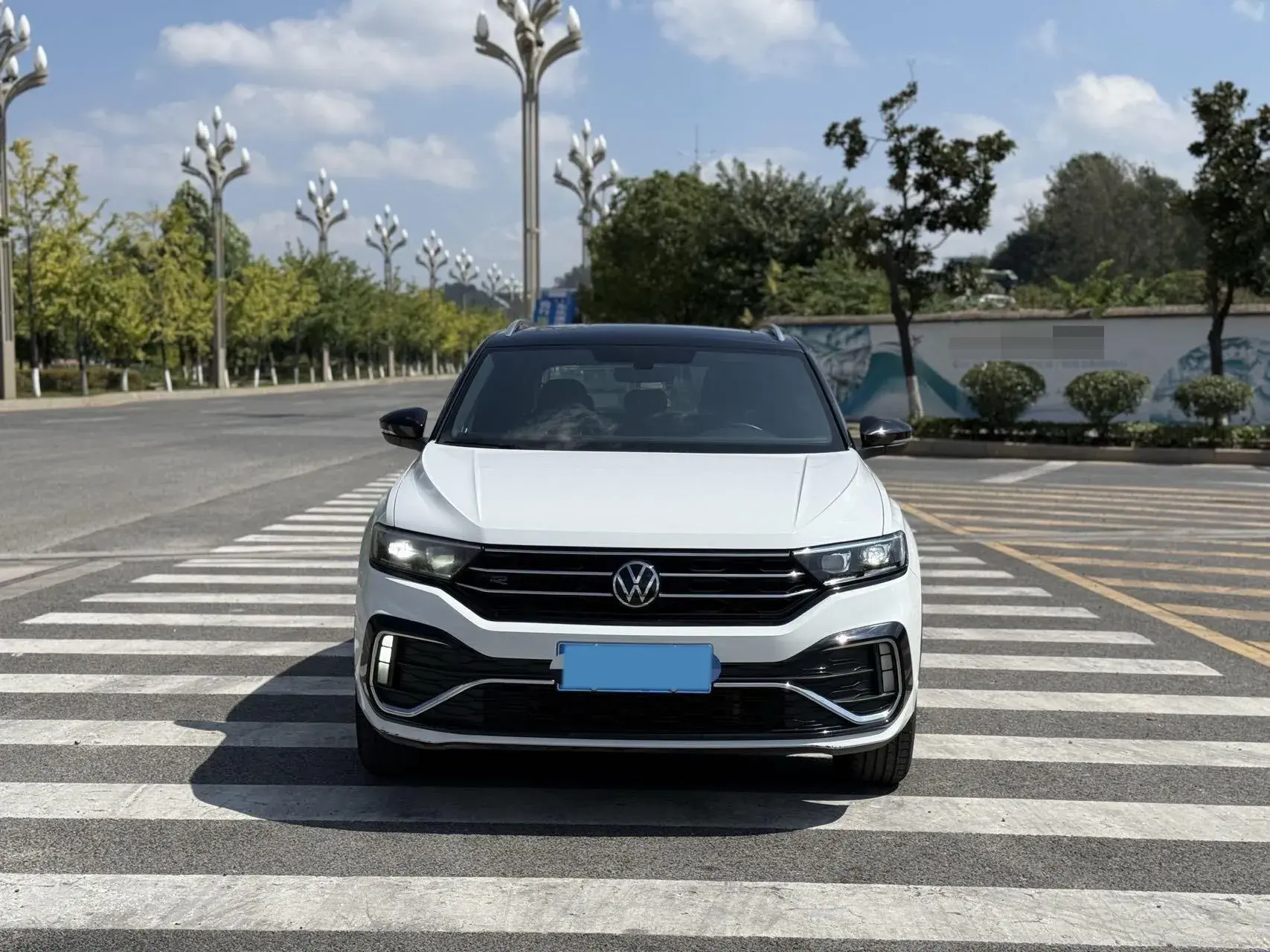 2022 VOLKSWAGEN T-ROC thumbnail 2