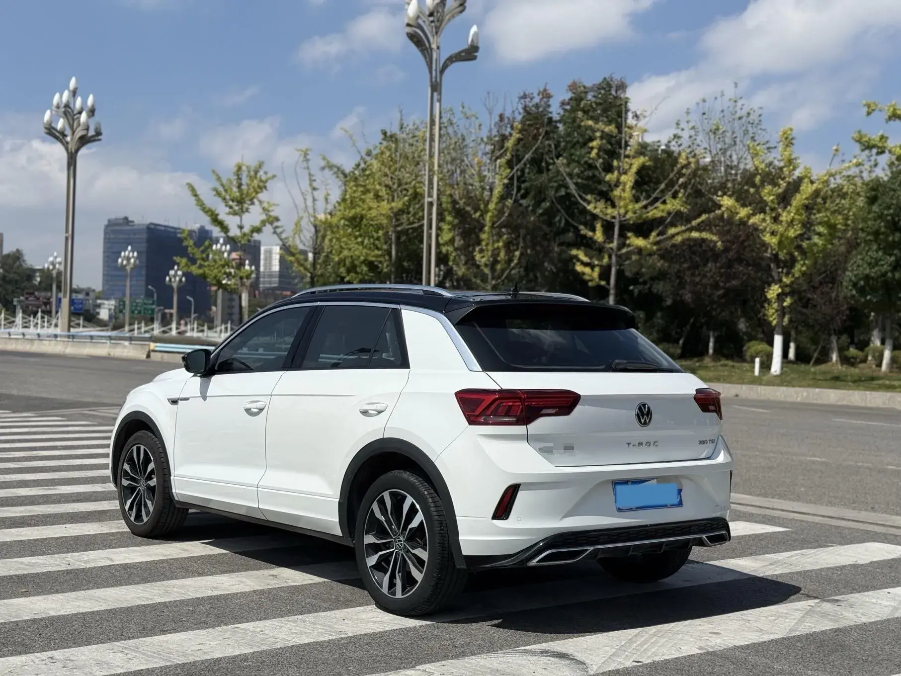 2022 VOLKSWAGEN T-ROC thumbnail 4