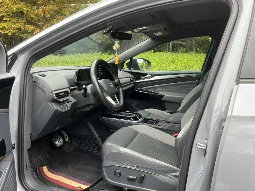 2021 VOLKSWAGEN ID.4 thumbnail 4