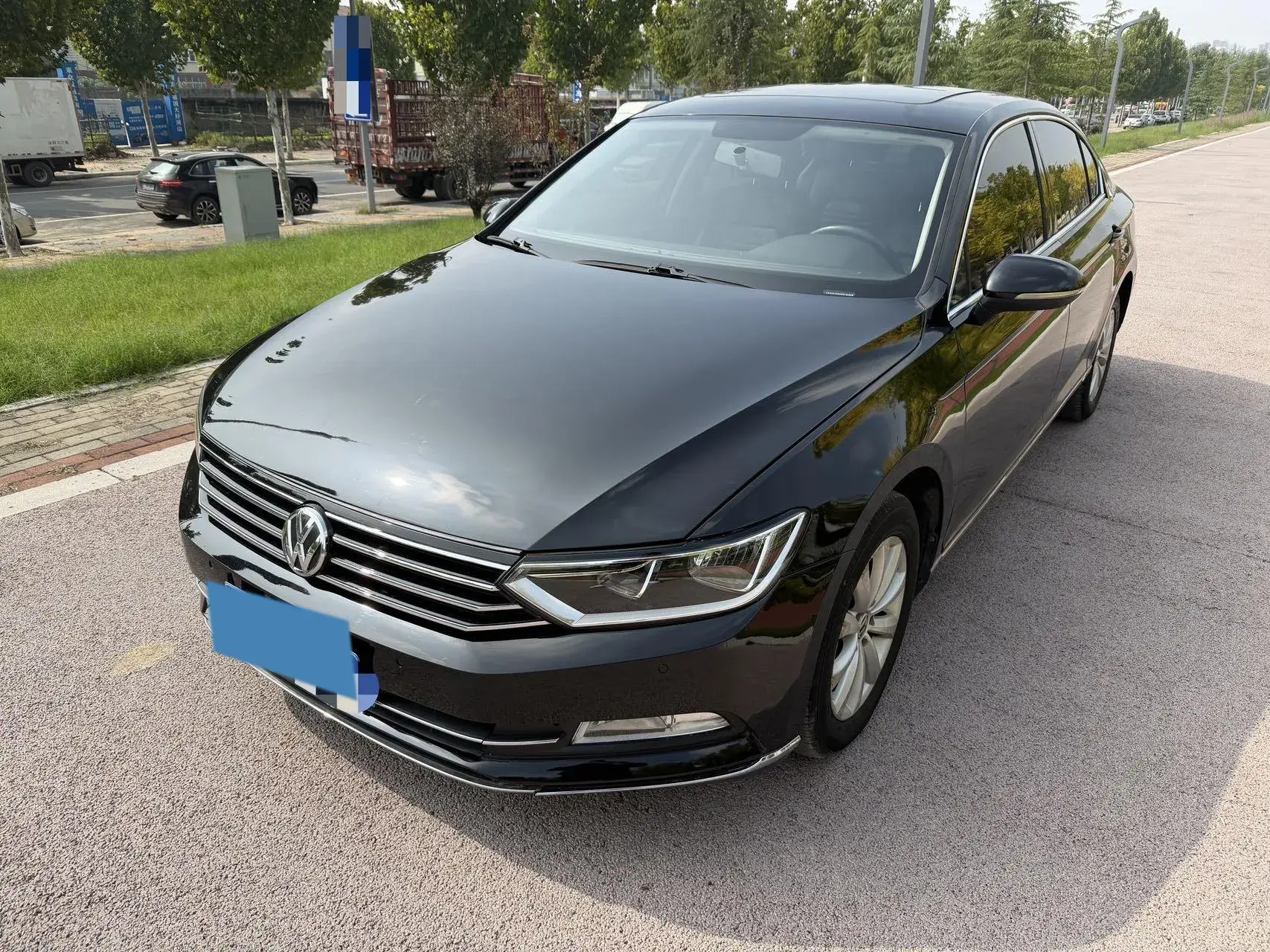 2017 VOLKSWAGEN MAGOTAN view 1