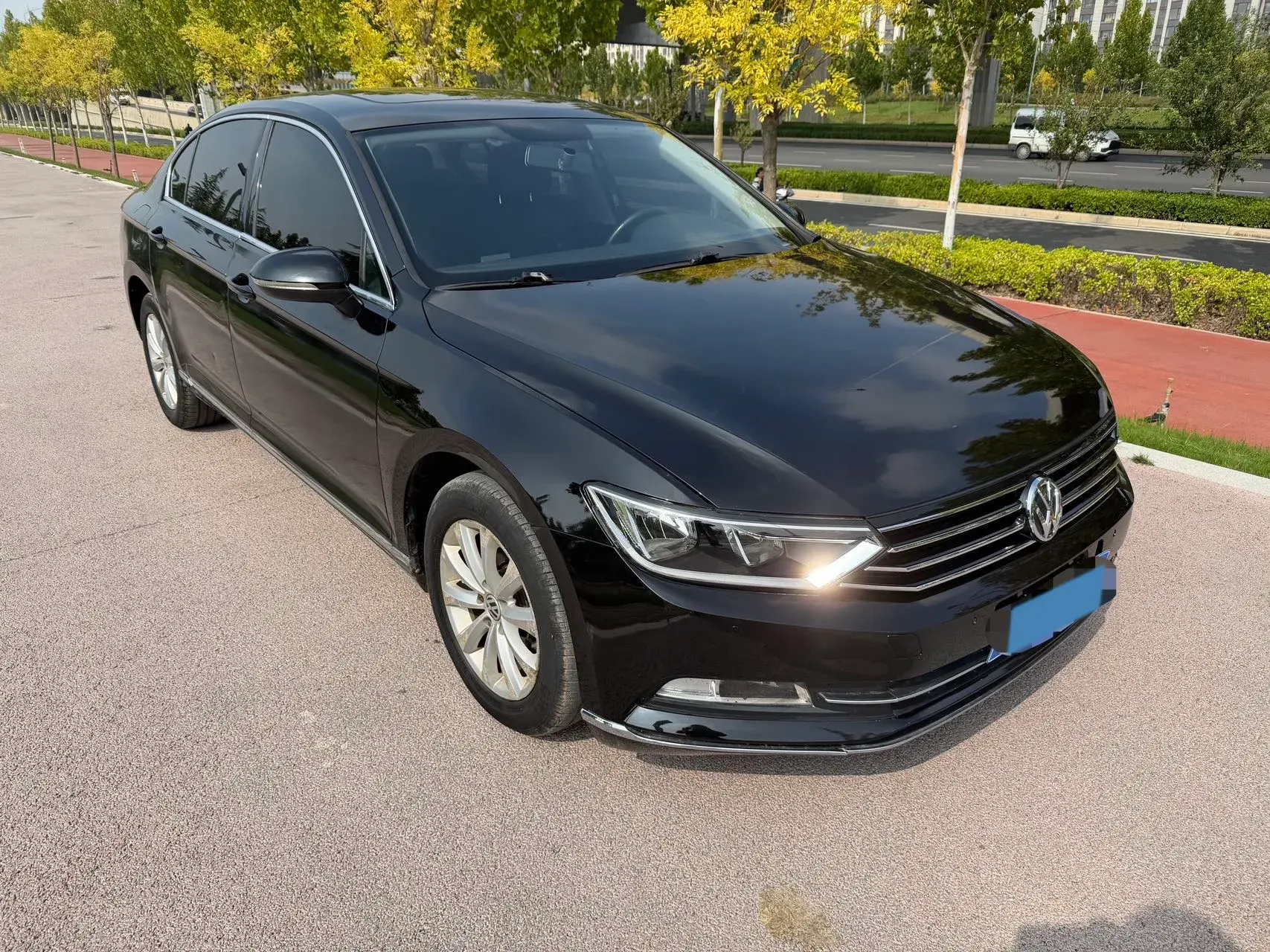 2017 VOLKSWAGEN MAGOTAN thumbnail 3