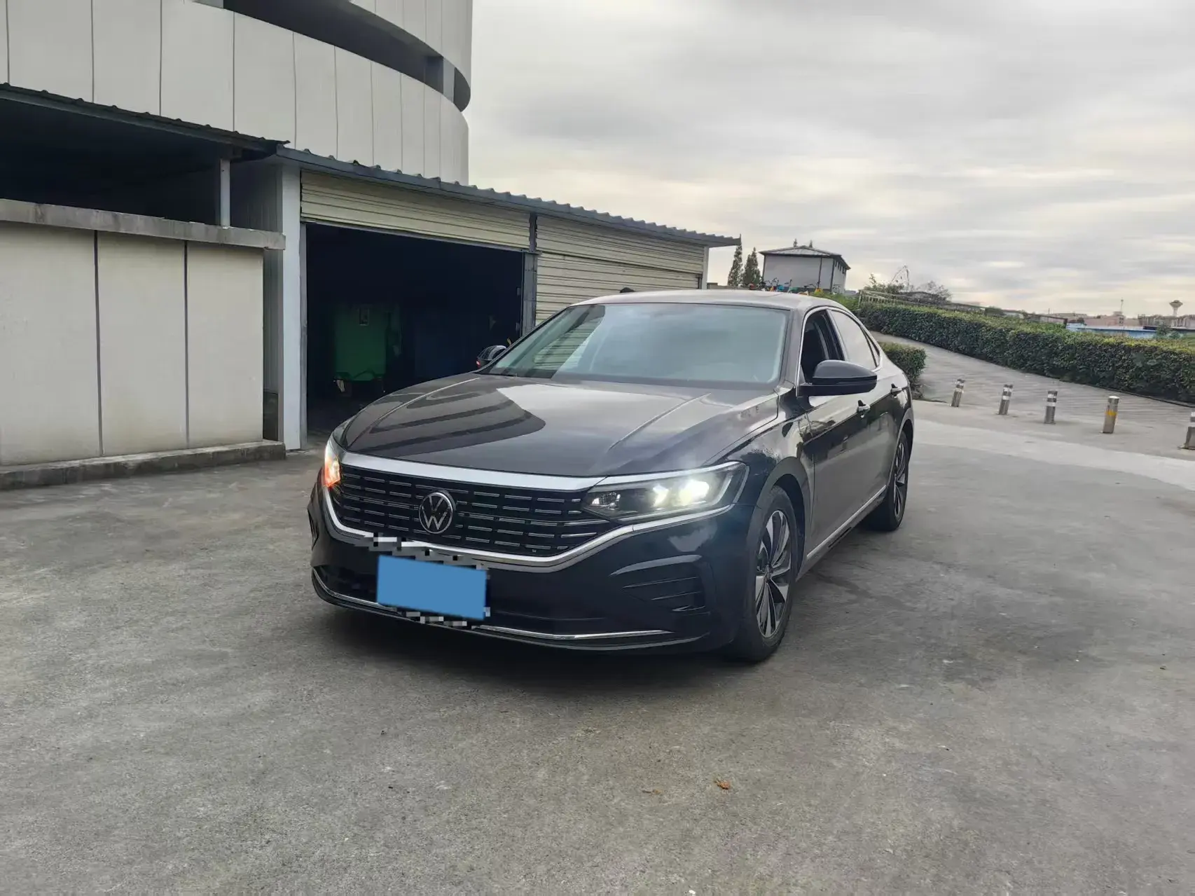 2022 VOLKSWAGEN PASSAT view 1