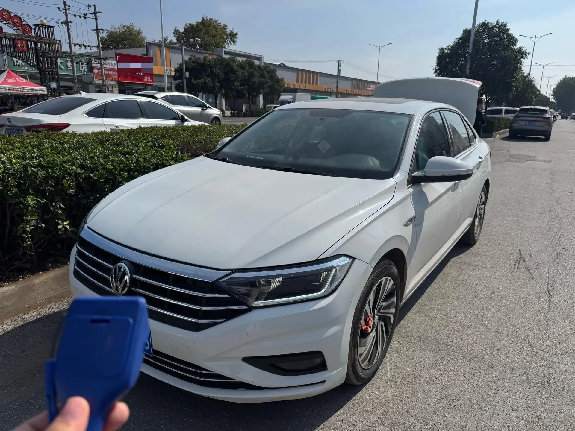 2022 VOLKSWAGEN SAGITAR view 1