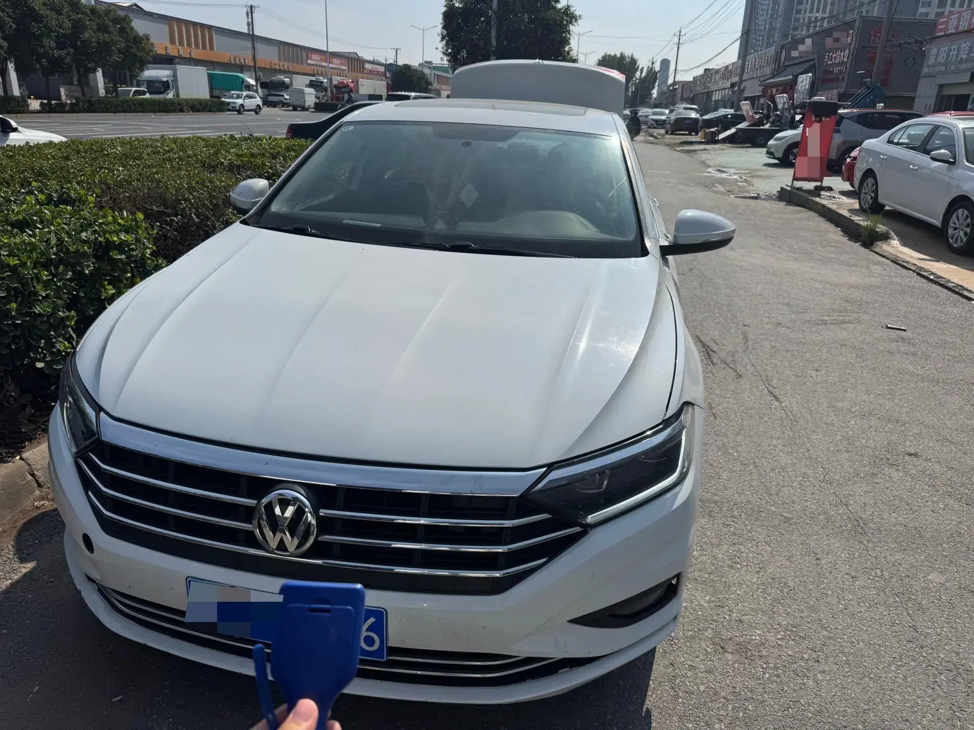 2022 VOLKSWAGEN SAGITAR thumbnail 2