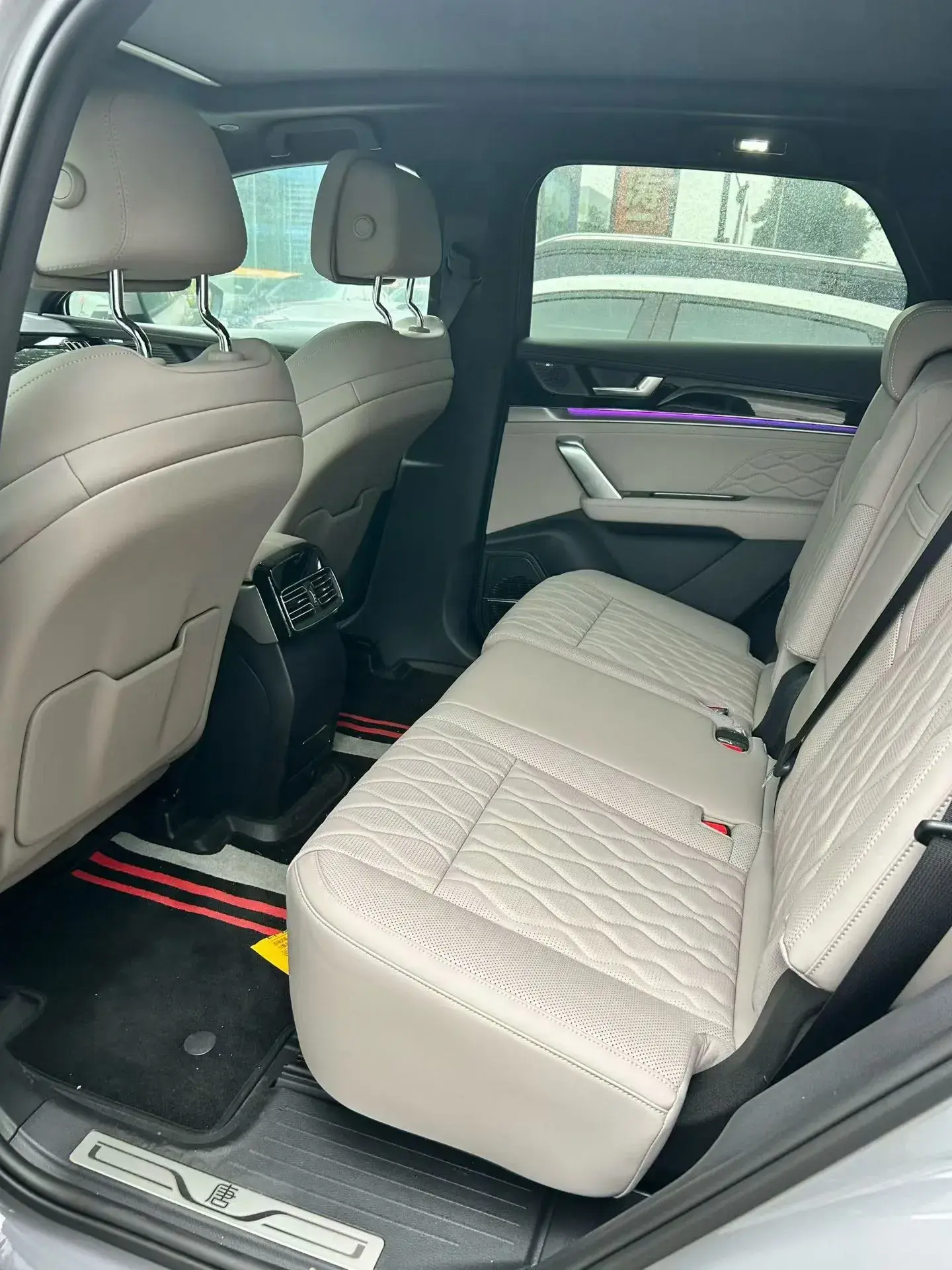 2025 BYD TANG thumbnail 3