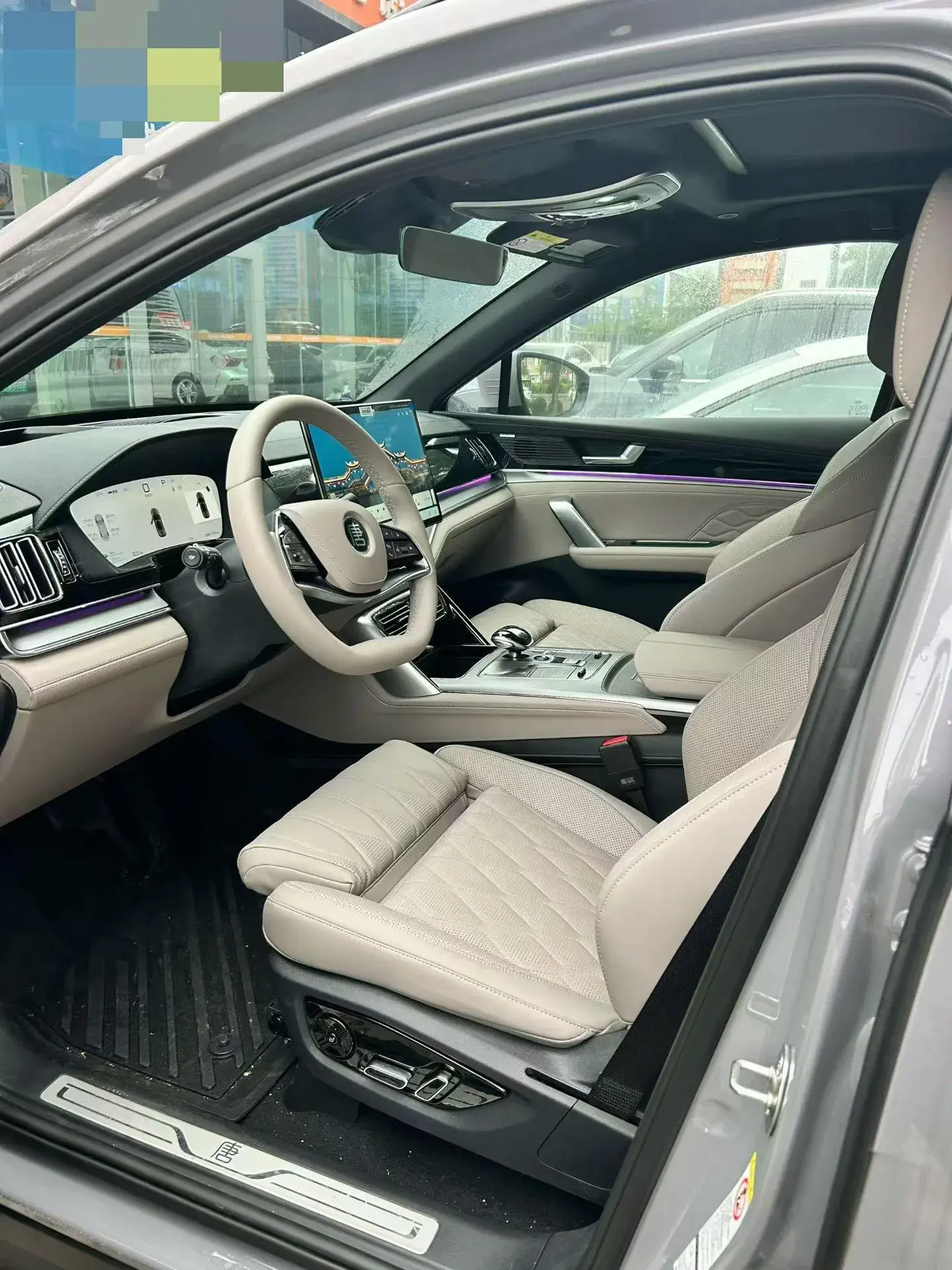 2025 BYD TANG thumbnail 2