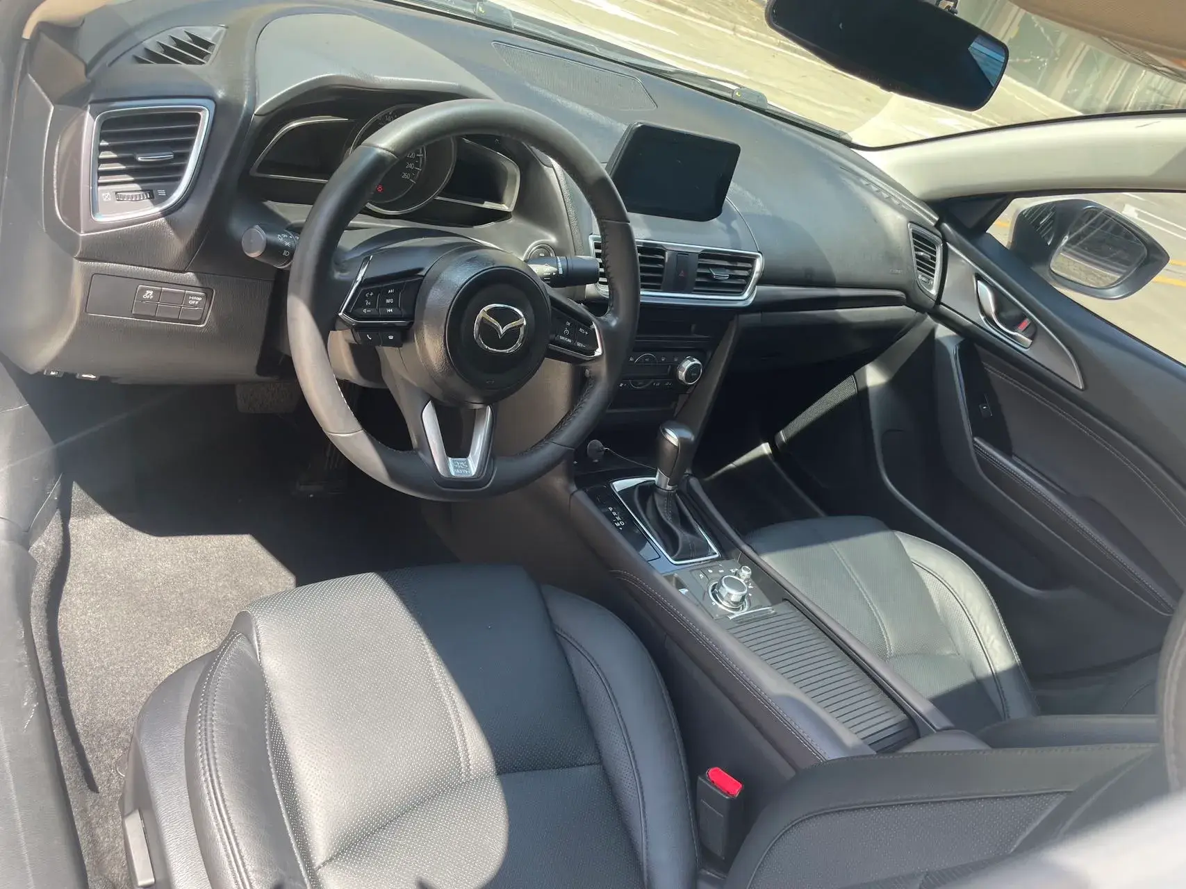 2017 MAZDA 3 thumbnail 4