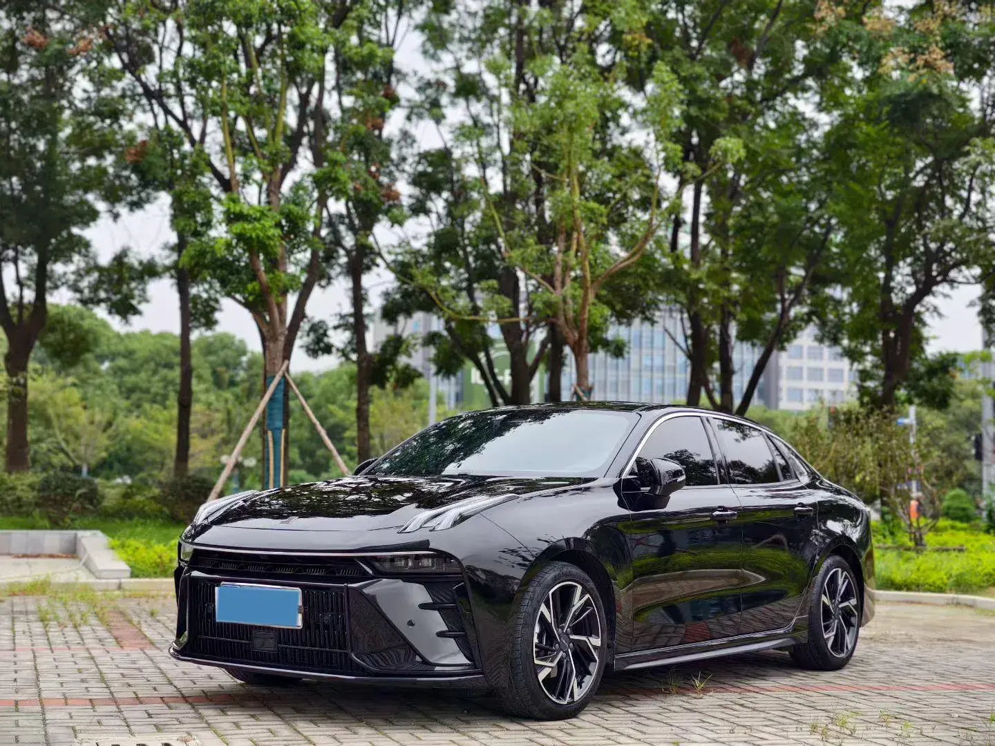 2023 LYNK&CO 03 view 1