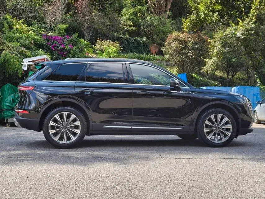 2022 LINCOLN CORSAIR thumbnail 3