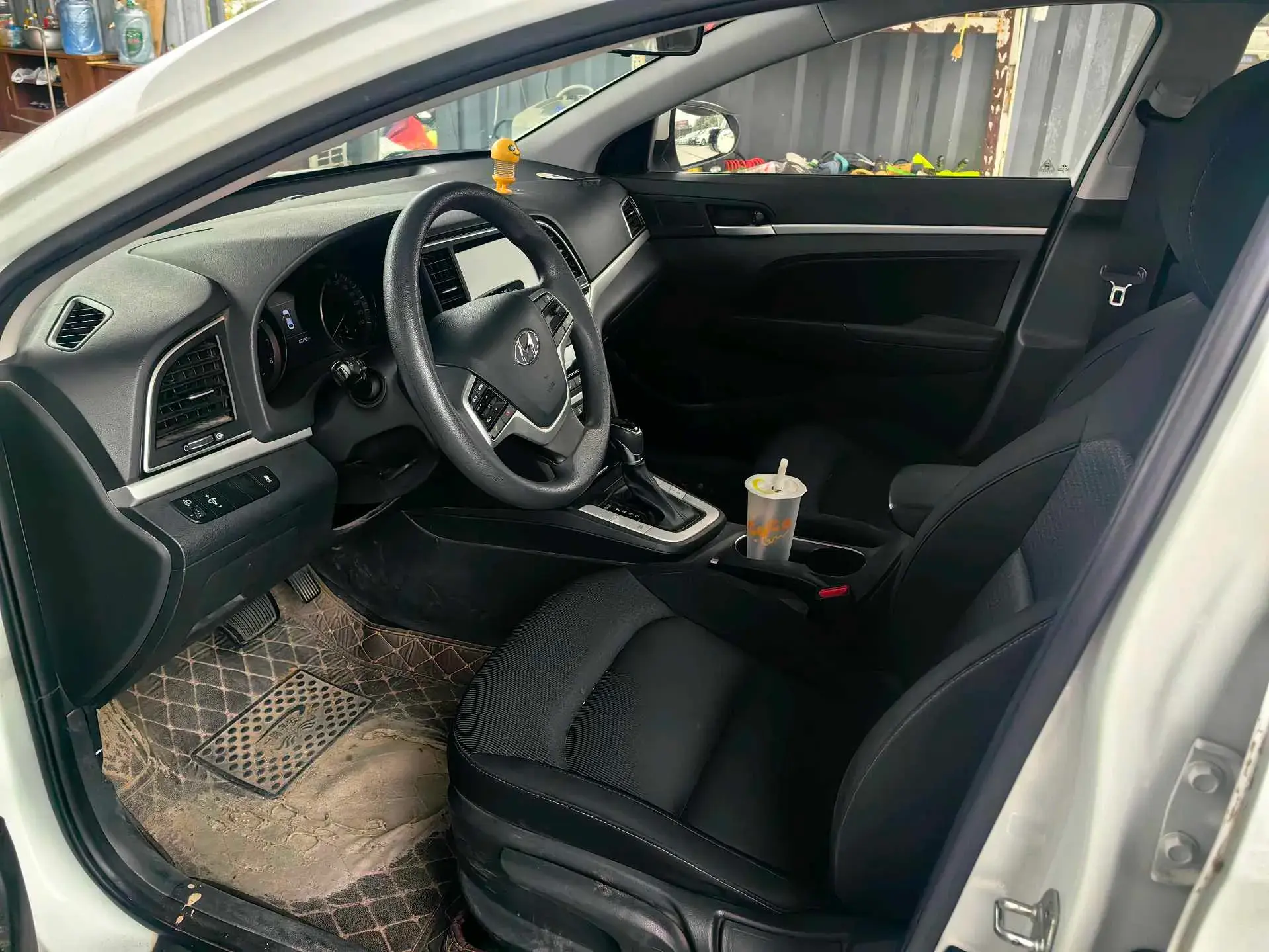 2016 HYUNDAI ELANTRA thumbnail 4