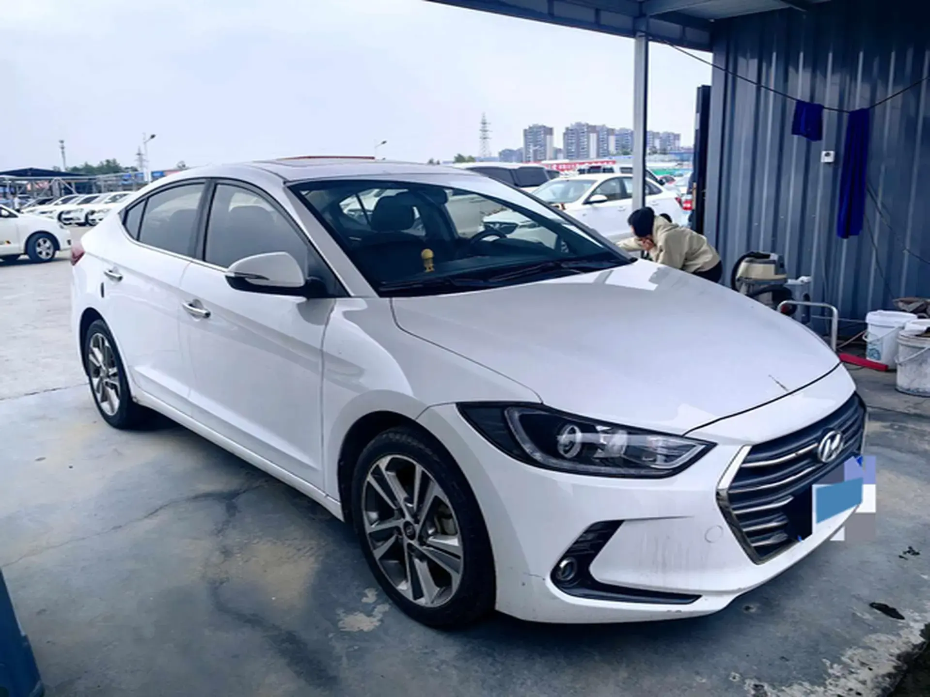 2016 HYUNDAI ELANTRA thumbnail 3