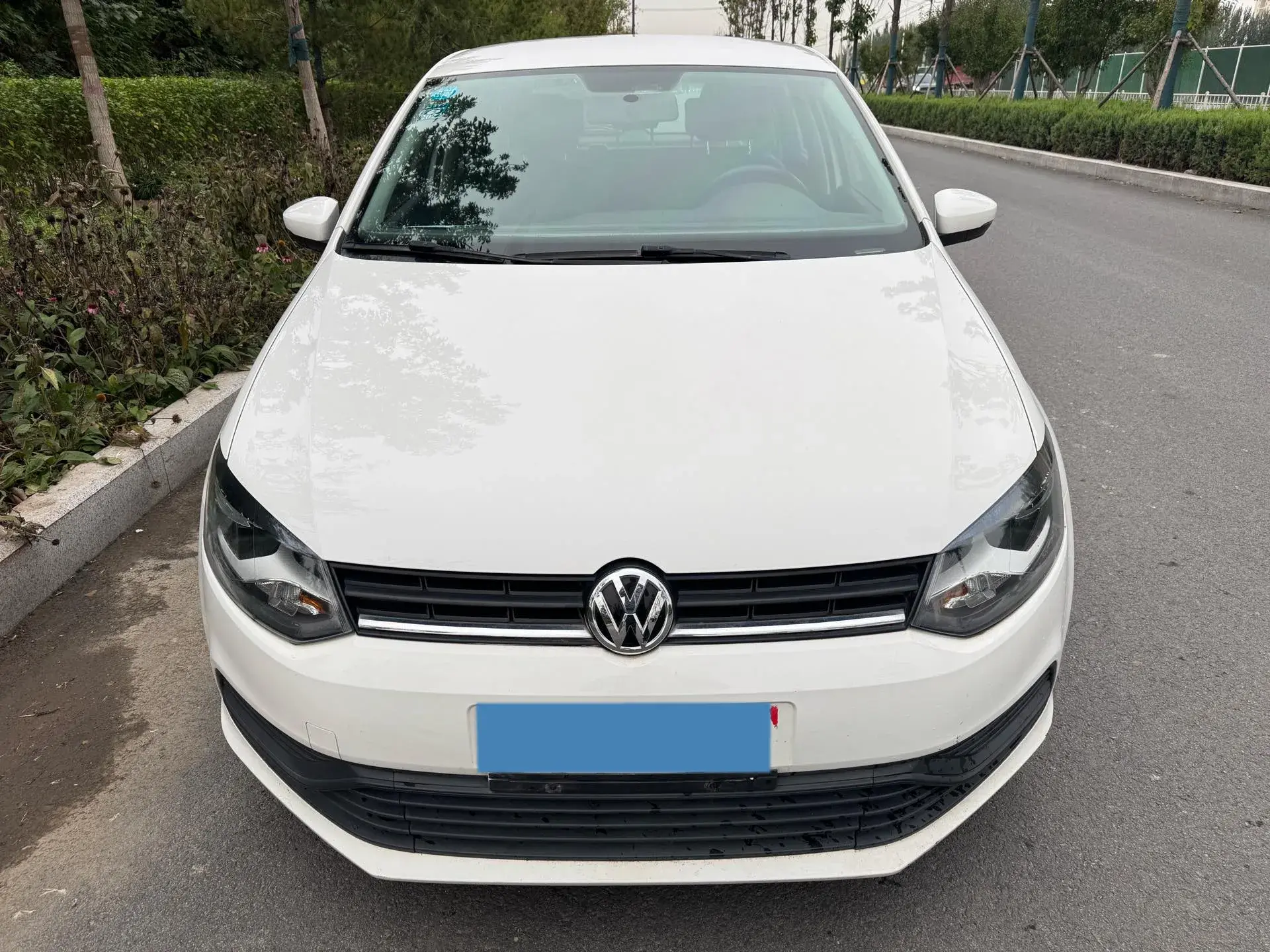 2016 VOLKSWAGEN POLO thumbnail 2