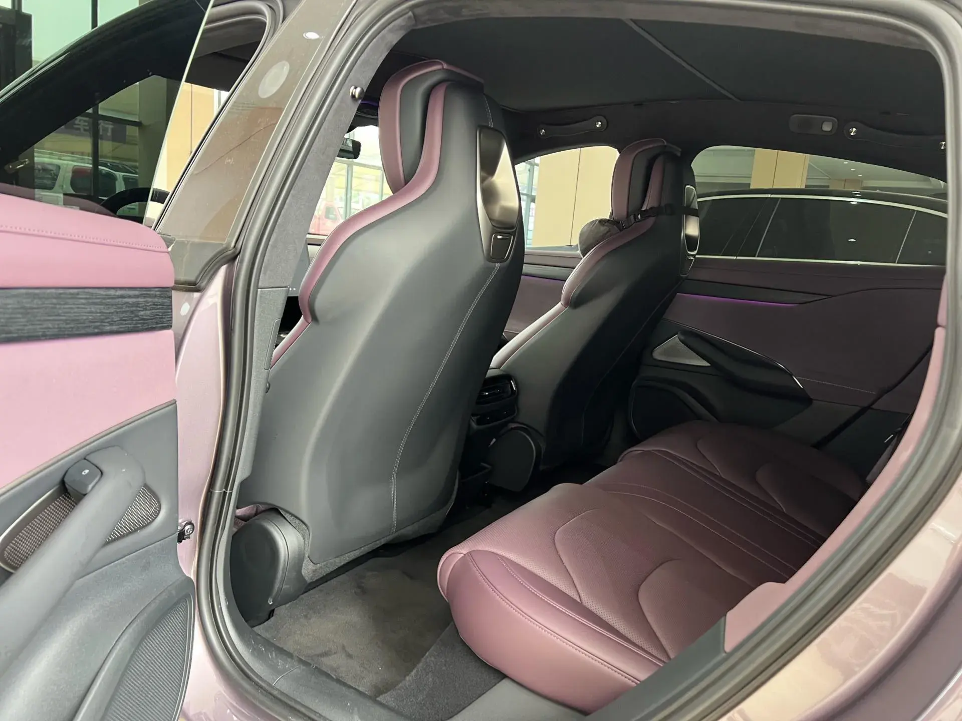 2024 MI SU7 thumbnail 3