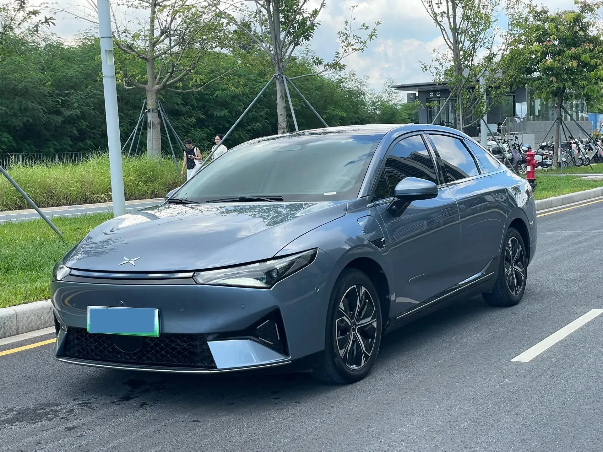 2021 XPENG P5 view 1