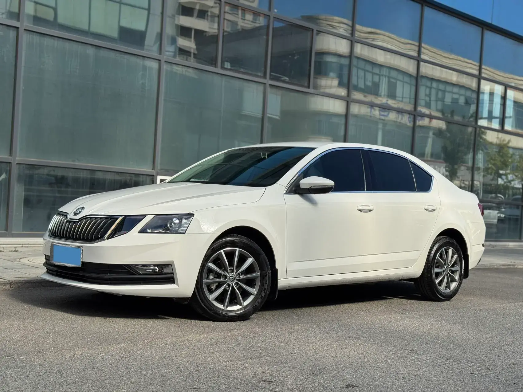2022 SKODA OCTAVIA view 1