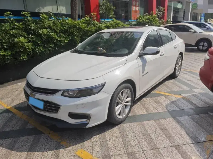 2018 CHEVROLET MALIBU view 1