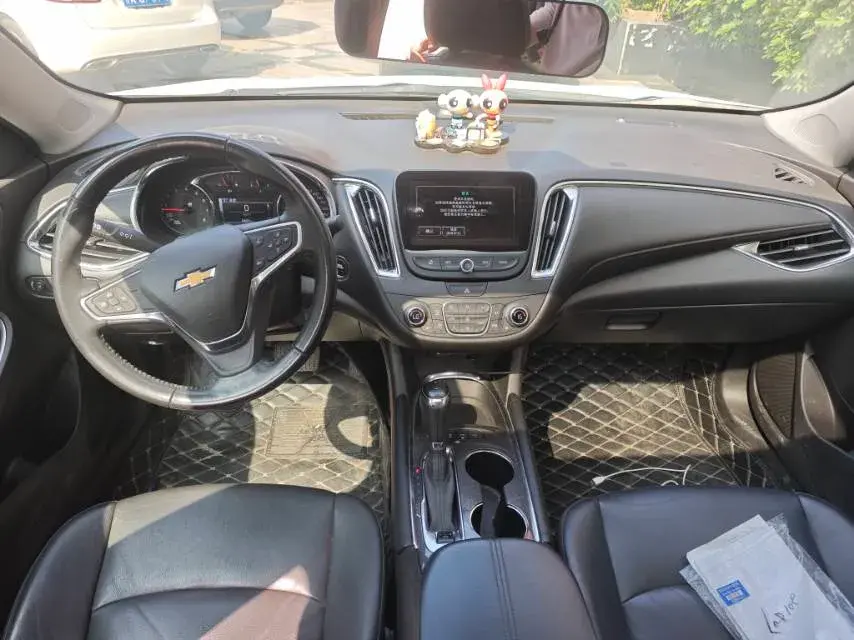 2018 CHEVROLET MALIBU thumbnail 2