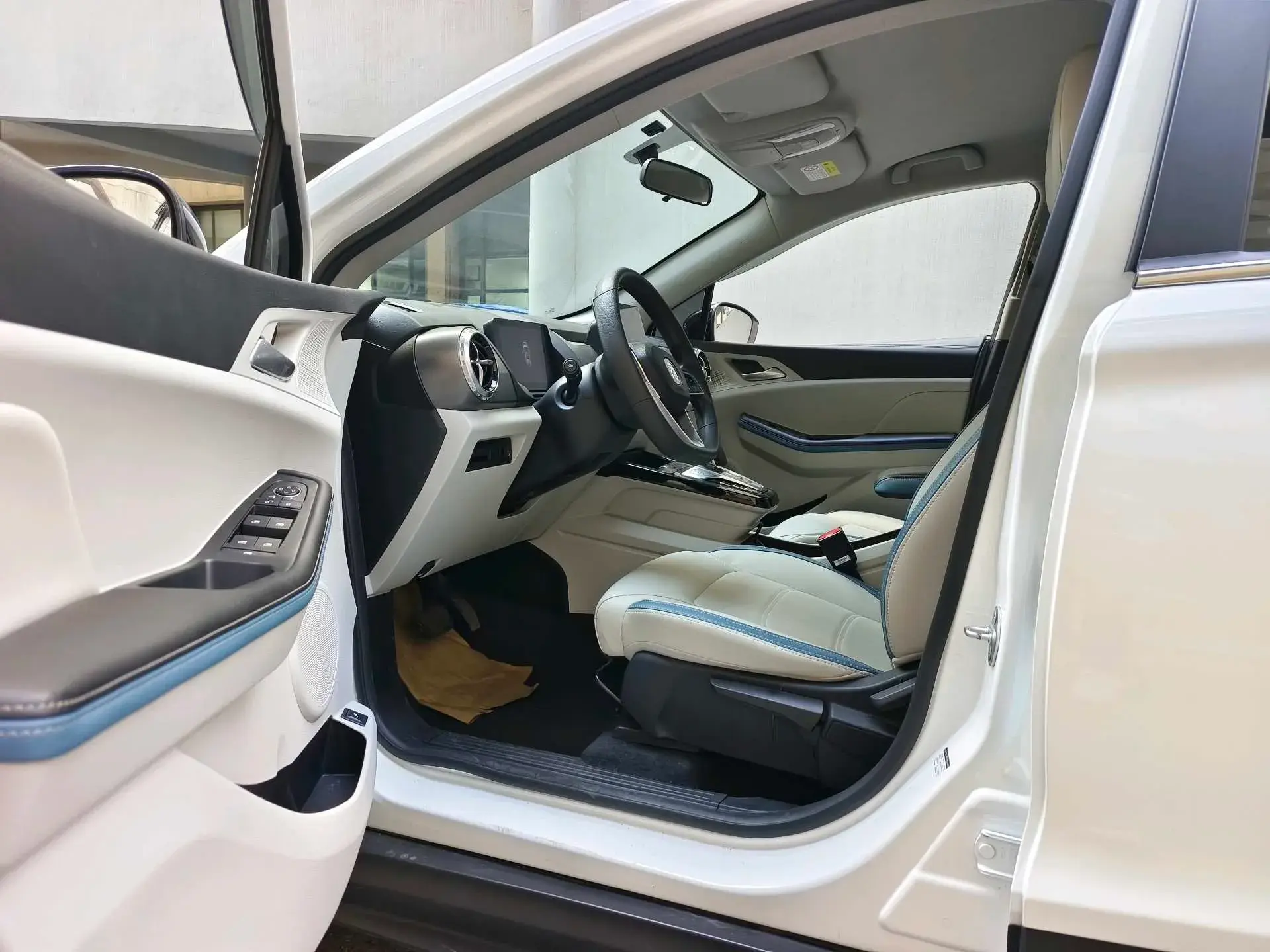 2023 BYD YUAN thumbnail 4