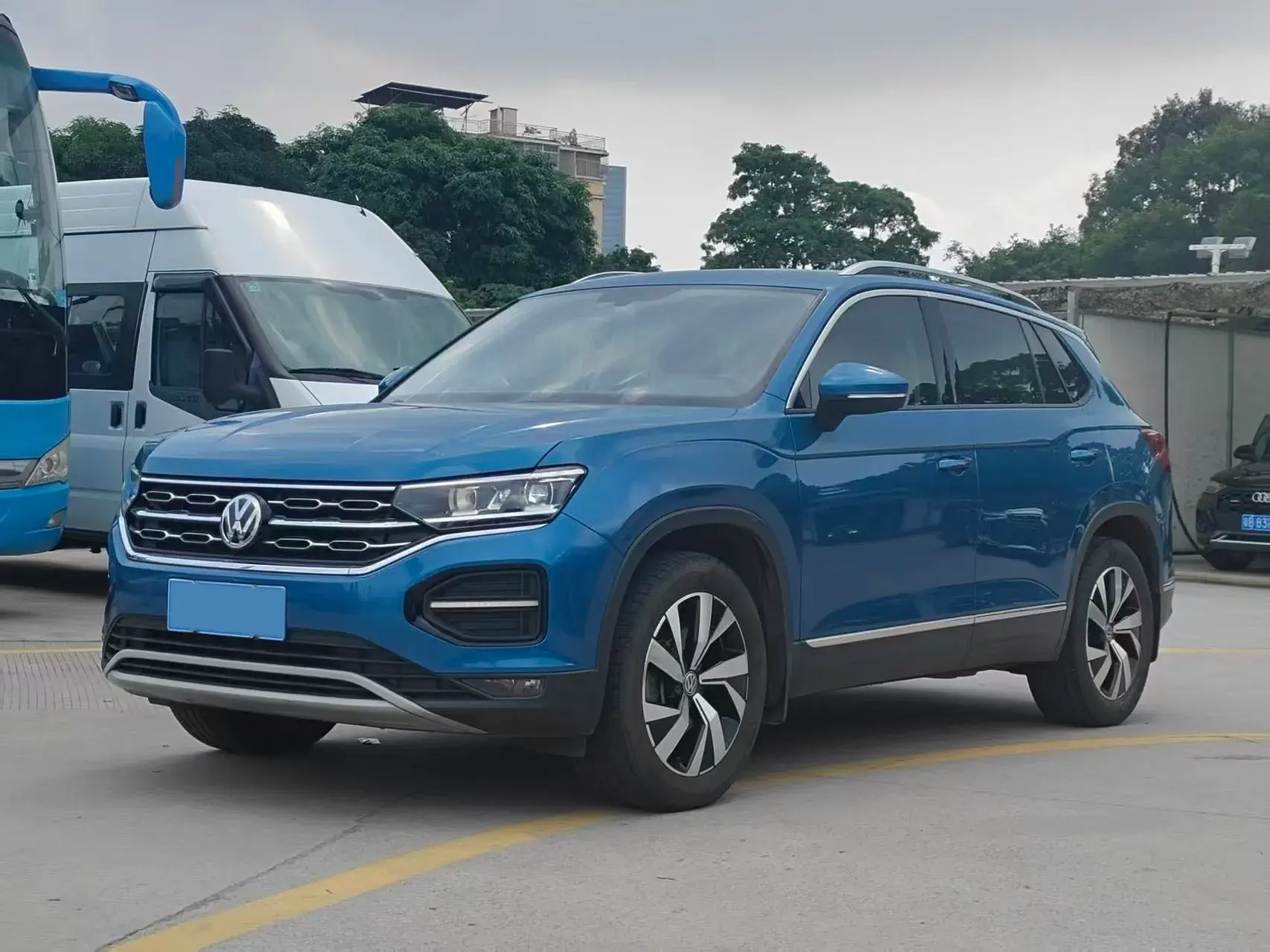 2019 VOLKSWAGEN TAYRON view 1