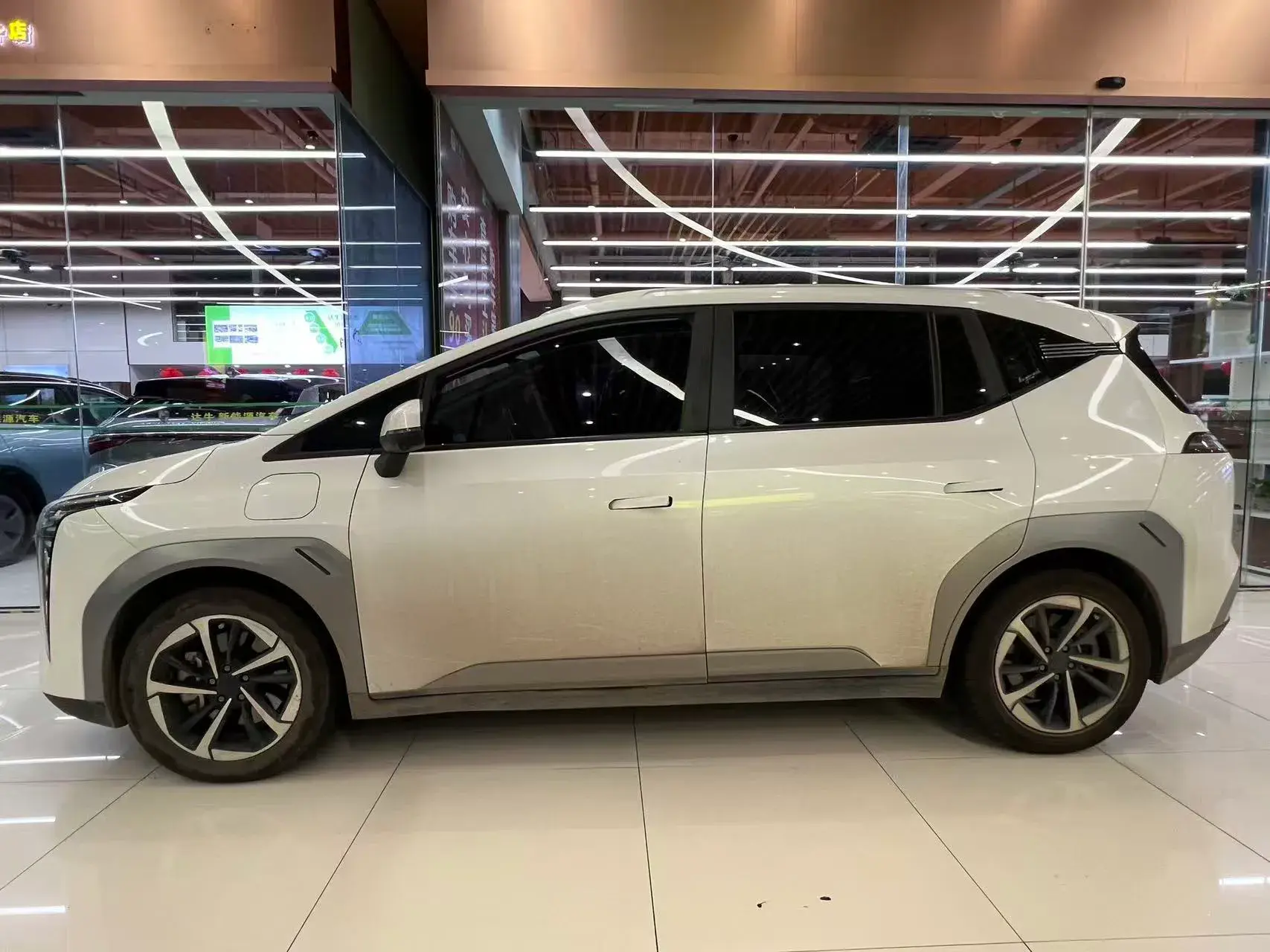 2022 AION V thumbnail 3