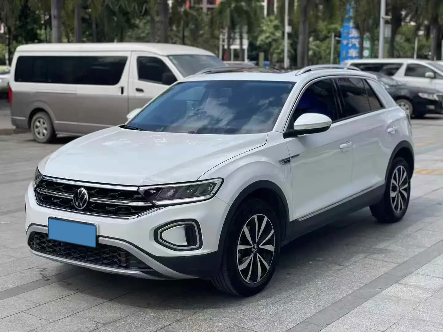2025 VOLKSWAGEN T-ROC view 1