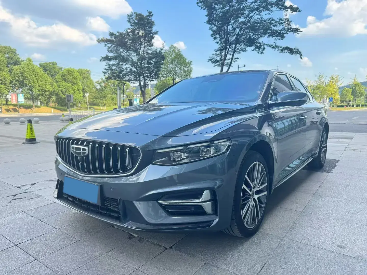 2023 GEELY PREFACE view 1