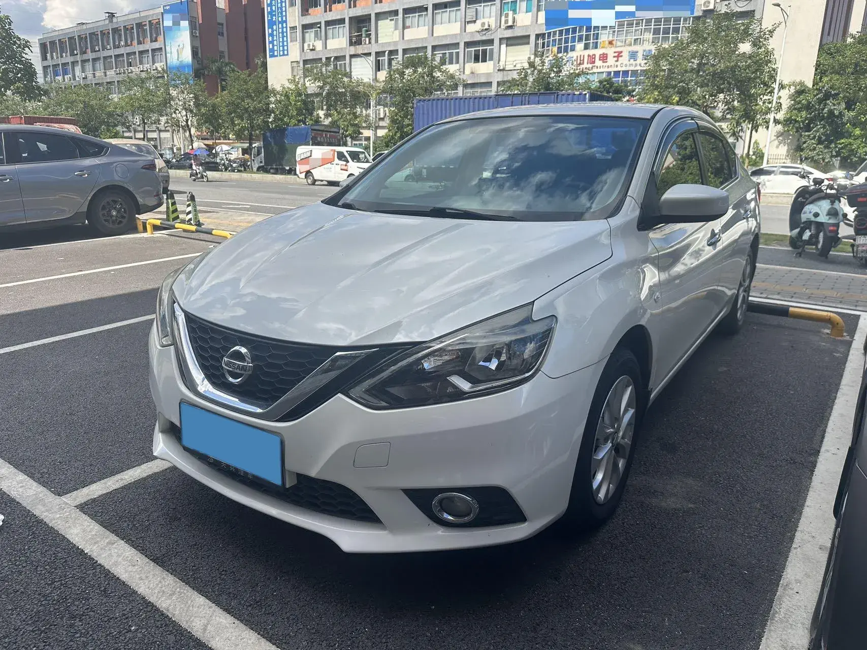 2019 NISSAN SYLPHY view 1