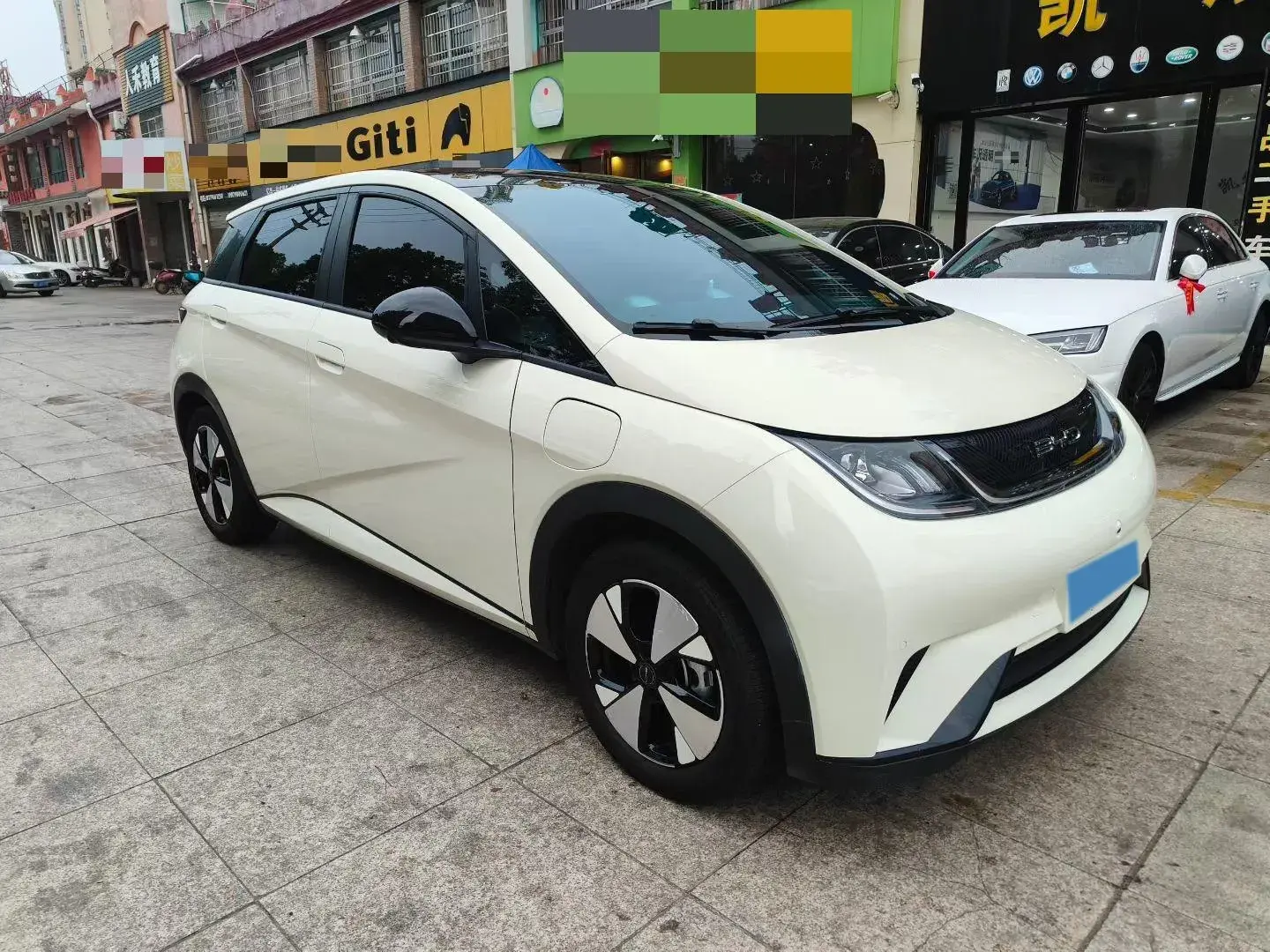 2023 BYD DOLPHIN thumbnail 3