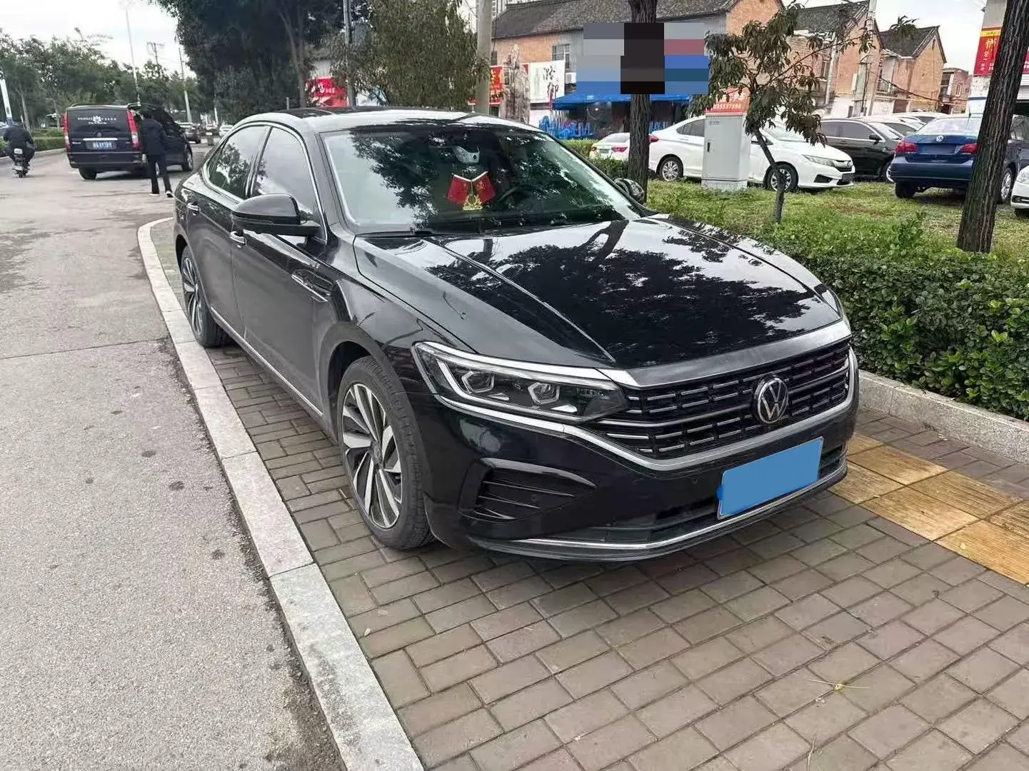 2022 VOLKSWAGEN PASSAT thumbnail 2