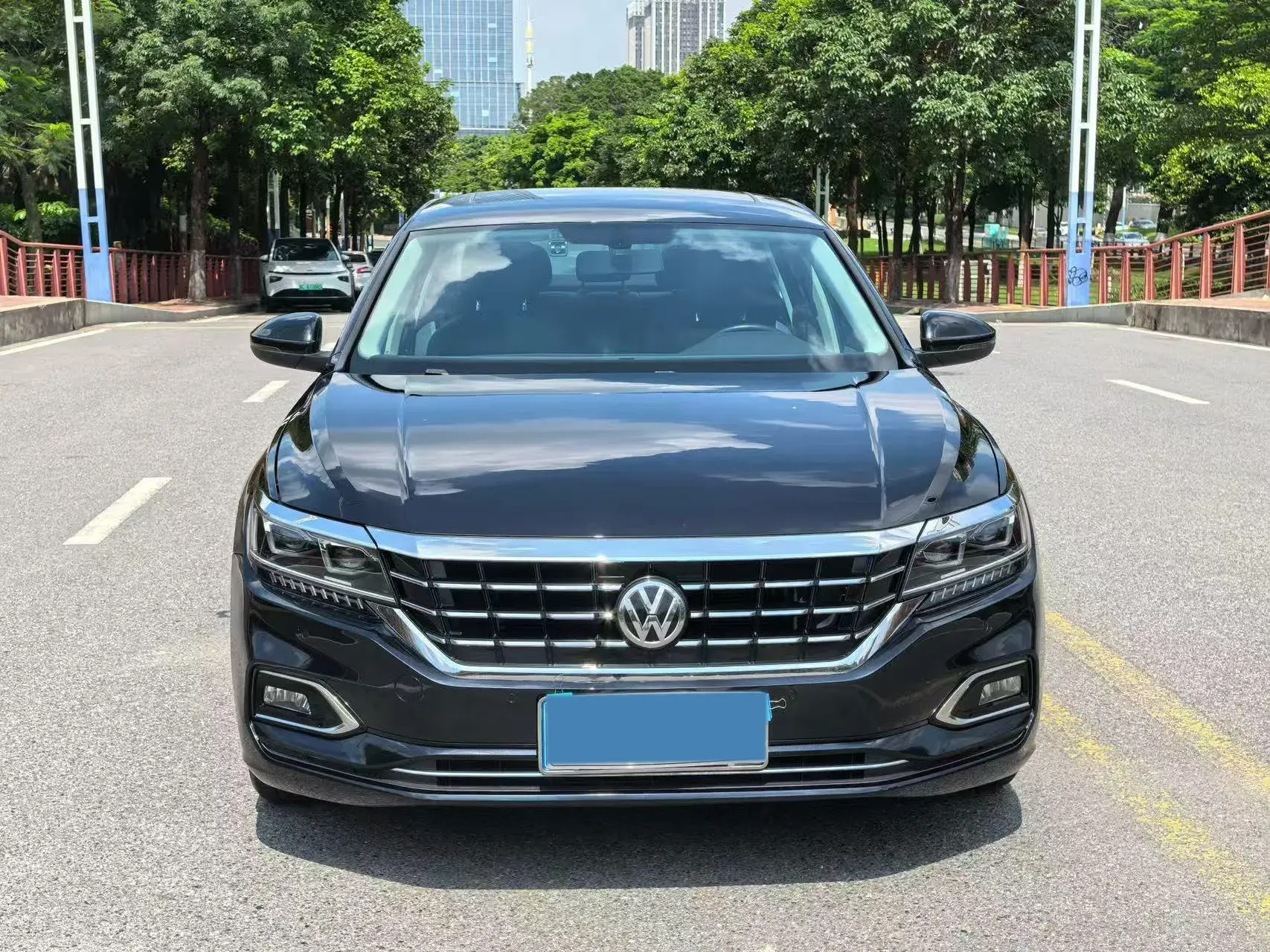 2019 VOLKSWAGEN PASSAT thumbnail 2