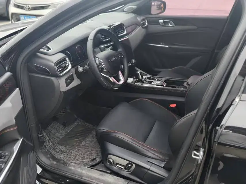 2019 LYNK&CO 03 thumbnail 3