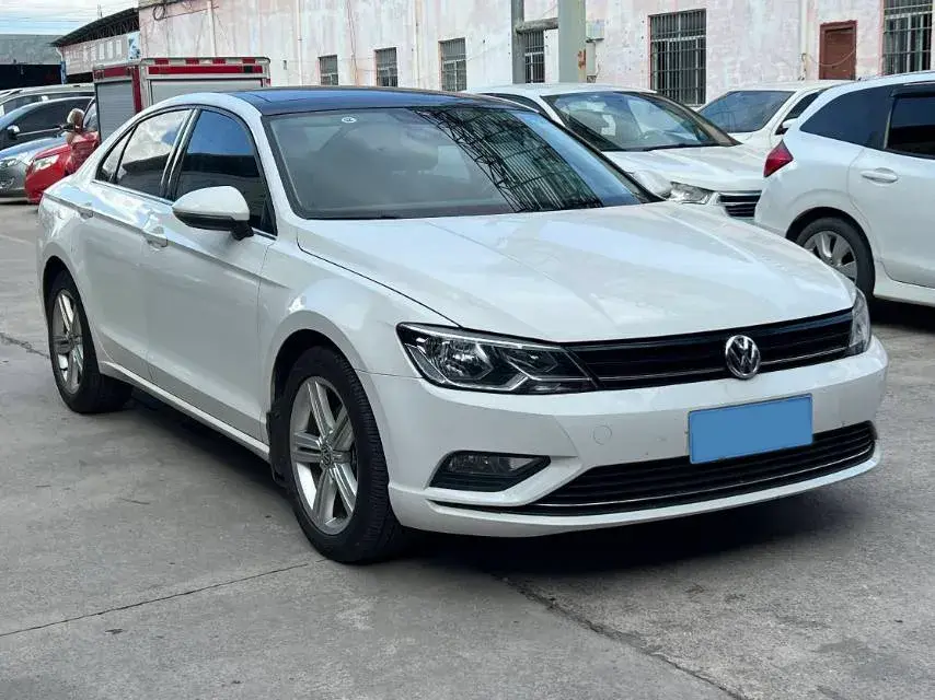 2018 VOLKSWAGEN LAMANDO thumbnail 3