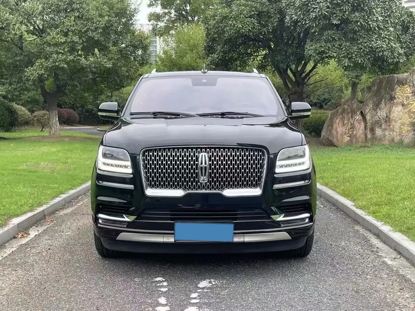 2019 LINCOLN NAVIGATOR thumbnail 2