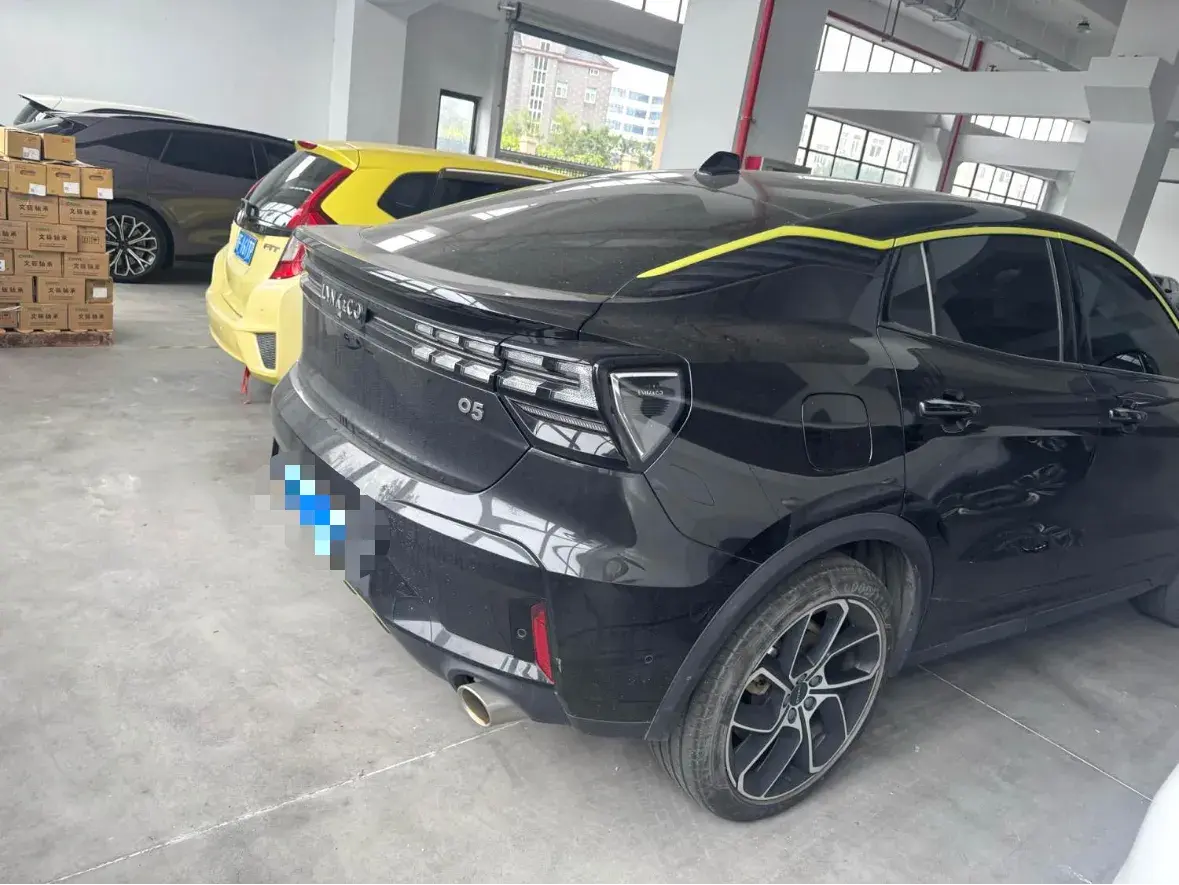 2020 LYNK&CO 05 thumbnail 4