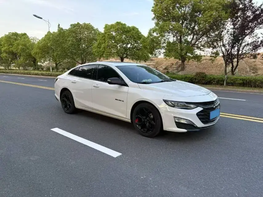 2019 CHEVROLET MALIBU thumbnail 3