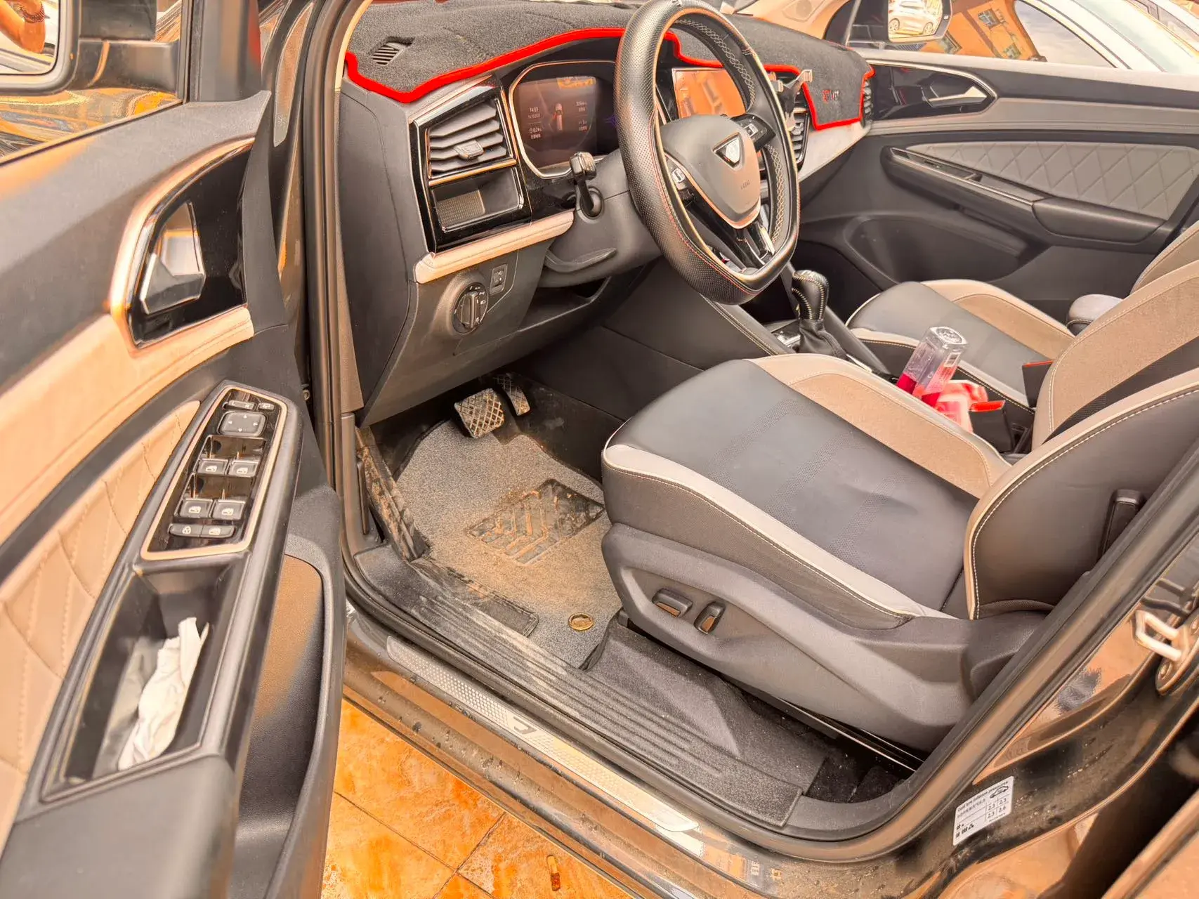 2023 JETTA VS7 thumbnail 3