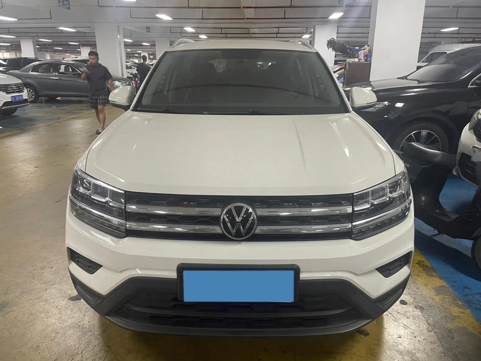 2021 VOLKSWAGEN THARU thumbnail 2