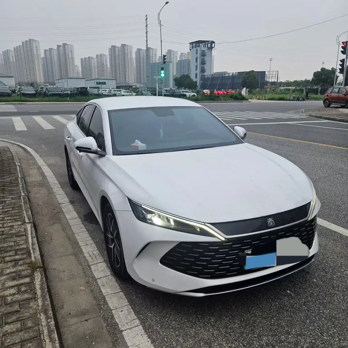 2024 BYD QINL thumbnail 2