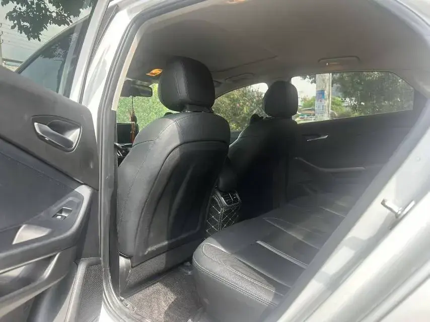 2021 HYUNDAI LA thumbnail 4