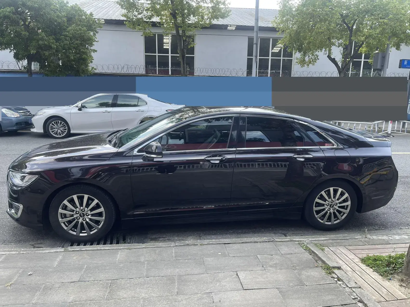 2020 LINCOLN MKZ thumbnail 3