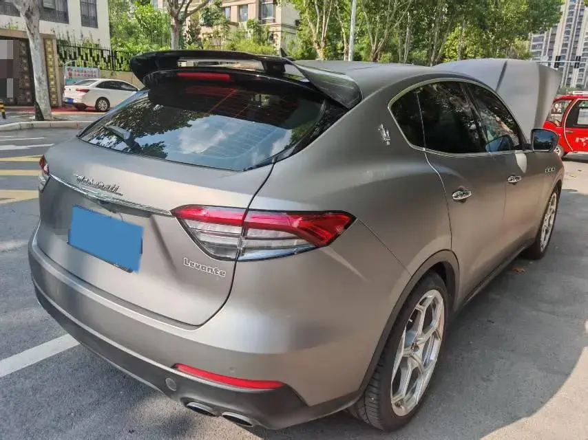 2018 MASERATI LEVANTE thumbnail 2